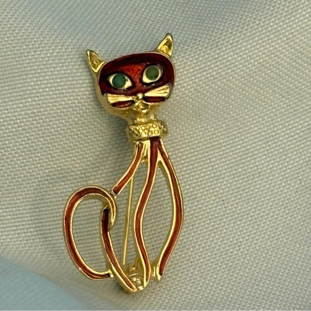 Vintage Enamel Cat Brooch | Mid Century Gold Tone Figural Kitty Pin